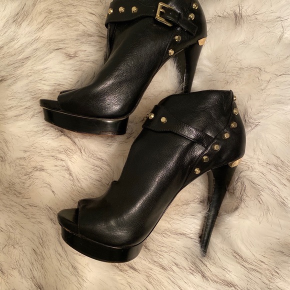 MICHAEL KORS BLACK LEATHER STUDDED PLATFORM HEELS/BOOTIES…SIZE 8M - Picture 9 of 11